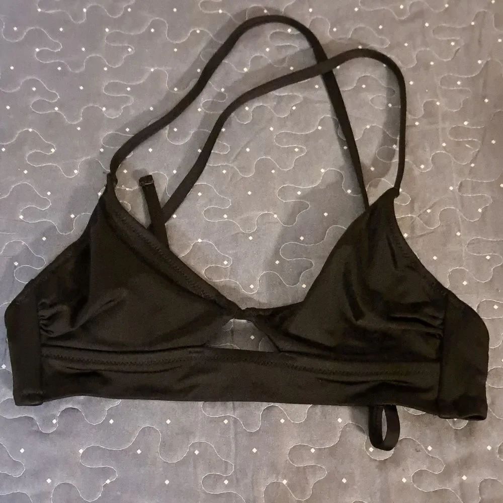 Shade & Shore Stylish Black bikini top size 32B
